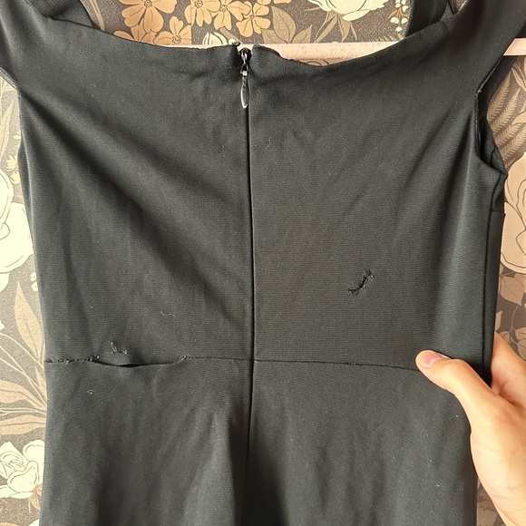 Nicole Miller Structured Cold Shoulder Dress Black size 6 - Picture 7 of 10